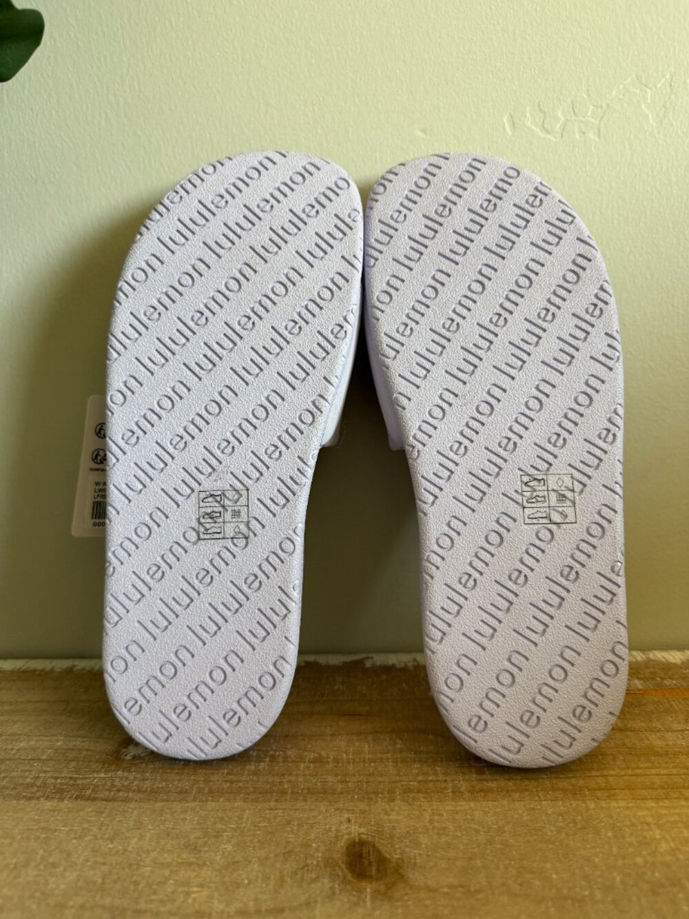 NEW Lululemon Restfeel Slides : 8 - Picture 6 of 6